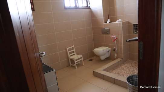 4 Bed House with En Suite at Vipingo image 15