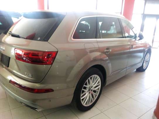 Audi Q7 Grey image 2