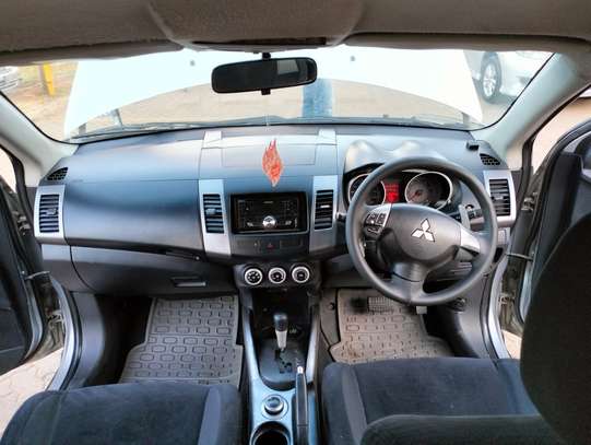 2007 Mitsubishi Outlander image 4
