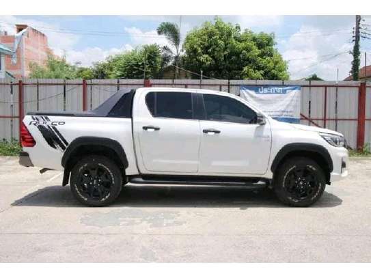 TOYOTA HILUX DOUBLE CUBIN NEW IMPORT. image 2
