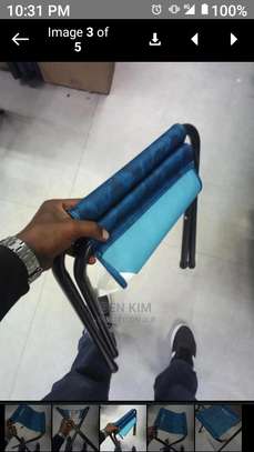 Blue foldable portable travel seat 110 kg max image 2