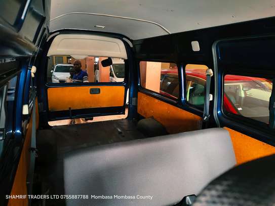 Toyota Hiace 9l Automatic Diesel 2017 image 6