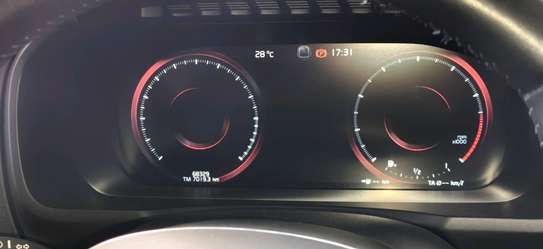 Volvo XC90 T5 AWD 2019 Sunroof image 9