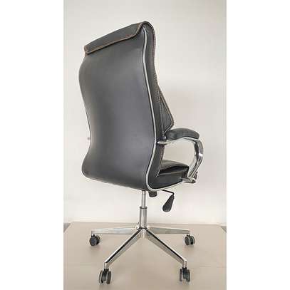 Office Chair: Quality Black Ergonomic Executive Office Chair image 2