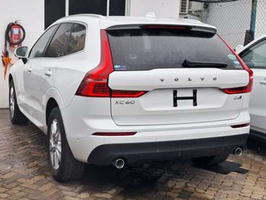Volvo XC60 2018 image 9