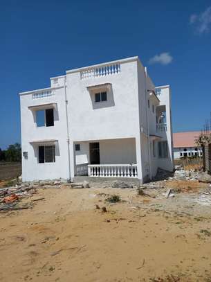 4 bedroom townhouse for sale in Bamburi image 4