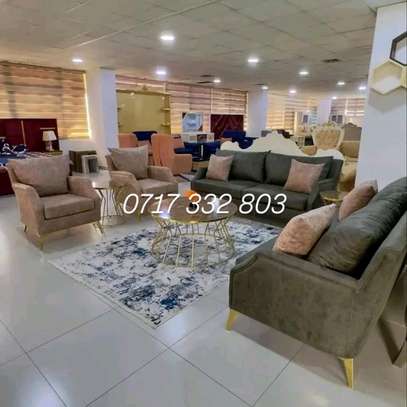 Modern 7 seater image 3