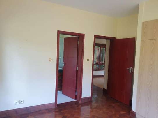 4 Bed House with En Suite in Runda image 3