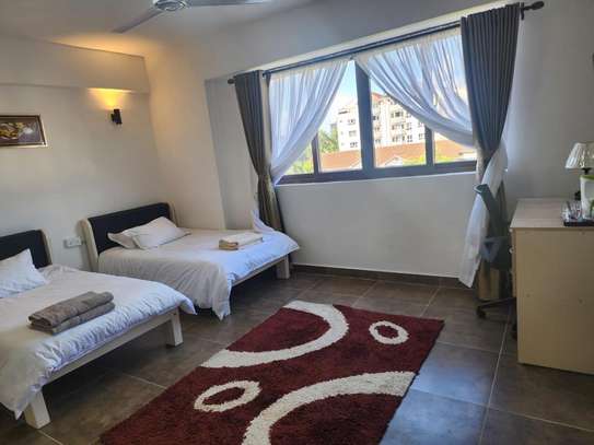 Furnished 3 Bed Apartment with En Suite at Lantana Road image 11