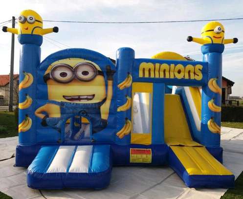 Bouncing castle on hire image 4