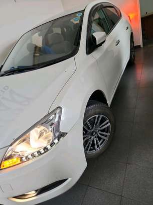 NISSAN SYLPHY NEW WITH LOW MILEAGE. image 2