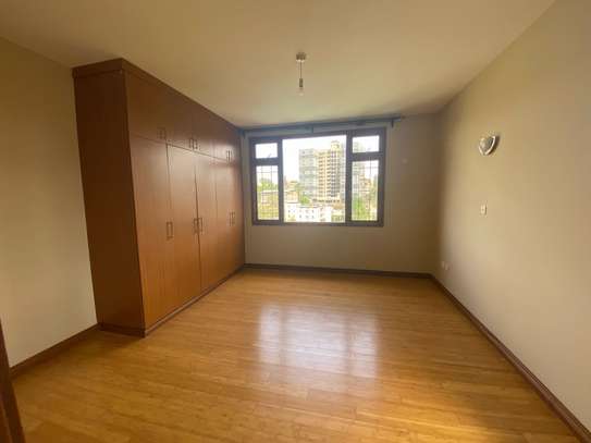 3 Bed Apartment with En Suite in Riverside image 4