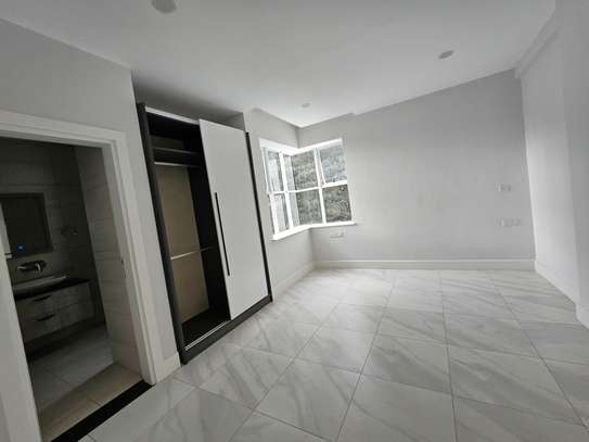 2 Bed Apartment with En Suite in Westlands Area image 3