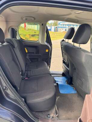 Toyota spade 2014 image 4