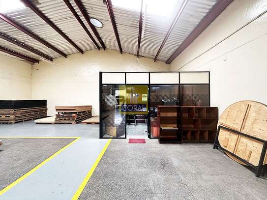 7,500 ft² Warehouse with Parking in Industrial Area image 7