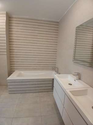 3 Bed Apartment with En Suite at Kileleshwa image 8