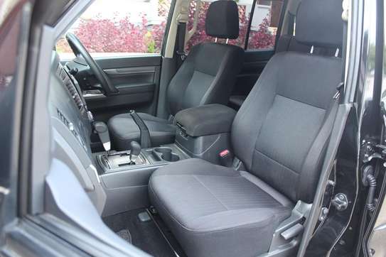 Mitsubishi Pajero V98W 2017 100,000 Kms image 11