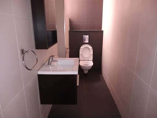 Serviced 3 Bed Apartment with En Suite at Citymall image 9