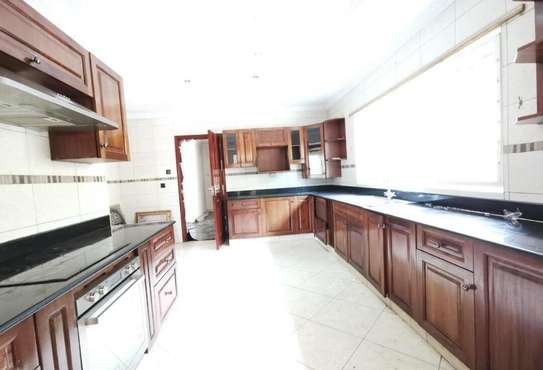 4 bedroom townhouse for rent in Loresho image 3