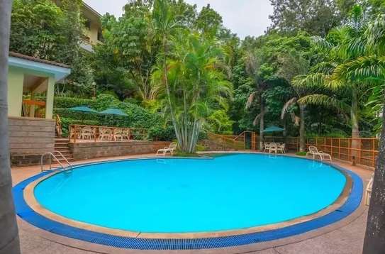 4 Bed Apartment in Riverside image 3