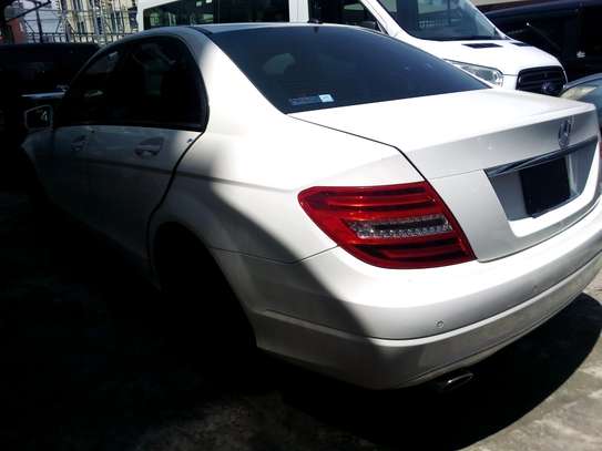 mercedes benz C180 oldshape image 2