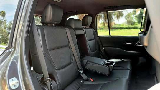 2021 Toyota land cruiser Sahara ZX image 8