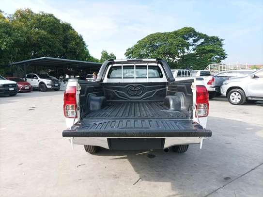 TOYOTA HILUX (MKOPO/ HIRE PURCHASE ACCEPTED image 7