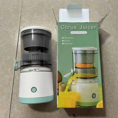 Portable Automatic Electric Citrus Juicer/Squeezer image 3