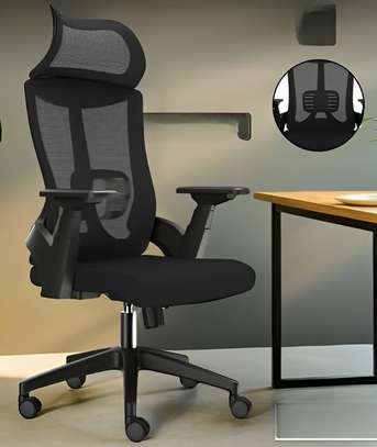 Office Desk: Classic Style Ergonomic Office Seat image 2