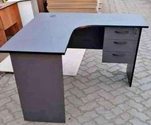 Executive, spacious and strong lshape office desks image 2