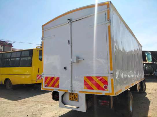 MITSUBISHI FH 215 TRUCK image 7