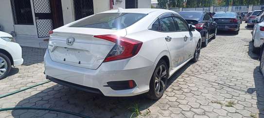 Honda civic white 2018 2WD image 8