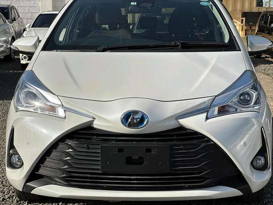 Toyota vitz hybrid white color 2019 model fully loaded image 5