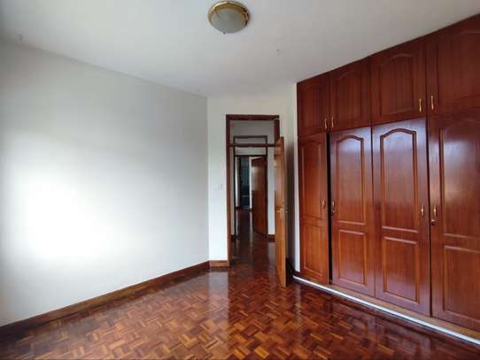 3 Bed Apartment with En Suite in Kilimani image 8