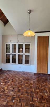 5 Bed Townhouse with En Suite in Lower Kabete image 8