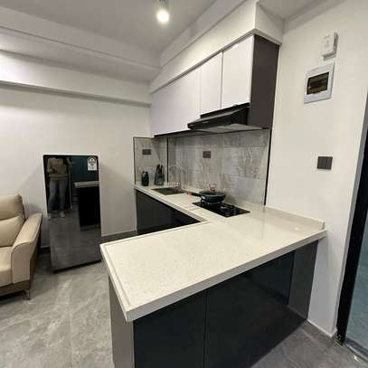 1 Bed Apartment with En Suite in Kilimani image 6