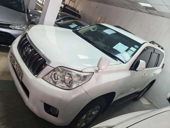 Toyota Prado used petrol image 4