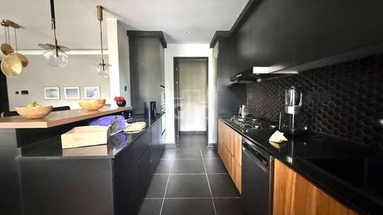 Furnished 2 Bed Apartment with En Suite in Westlands Area image 7
