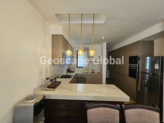 Furnished 3 Bed Apartment with En Suite in Rosslyn image 6