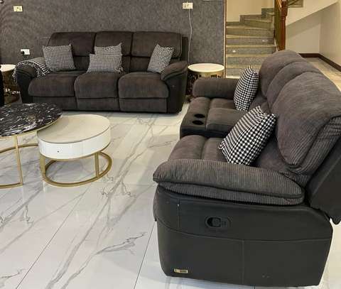 4 Bed Apartment with En Suite at Lavington Duplex image 2