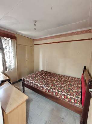 3 Bed House with Garden in Donholm image 8