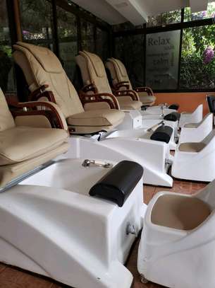 QUALITY PEDICURE SEATS WITH MASSAGER image 1