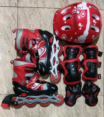 Skates+helmet+knee guard+hand gear image 1