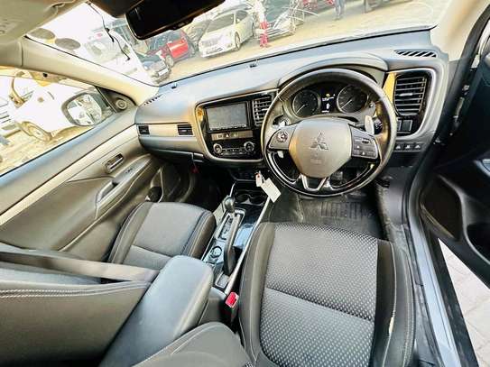 Mitsubish outlander 2018 image 7