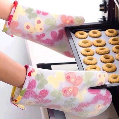 A pair of oven gloves/alfb image 3