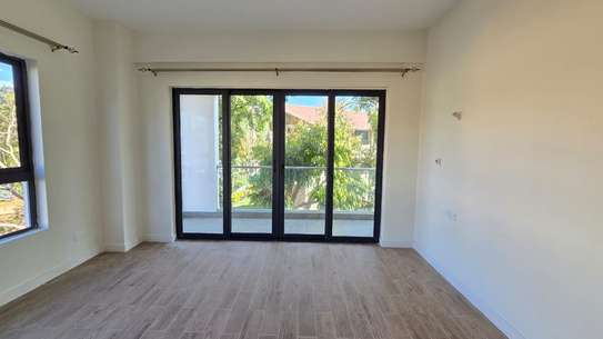 1 Bed Apartment with En Suite in Lavington image 2