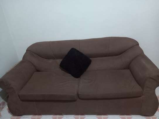 A slightly used stylish 3-seater sofa in Racecourse, Nakuru image 1