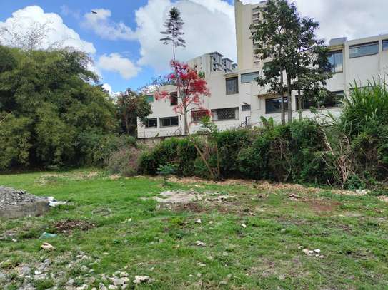 Prime 0.9 Acres for sell in Kilimani image 4
