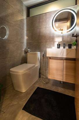 Serviced 3 Bed Apartment with En Suite in Riverside image 19