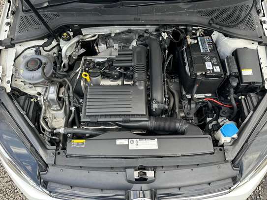 Volkswagen Golf MK7.5 white color 2019 model. image 9